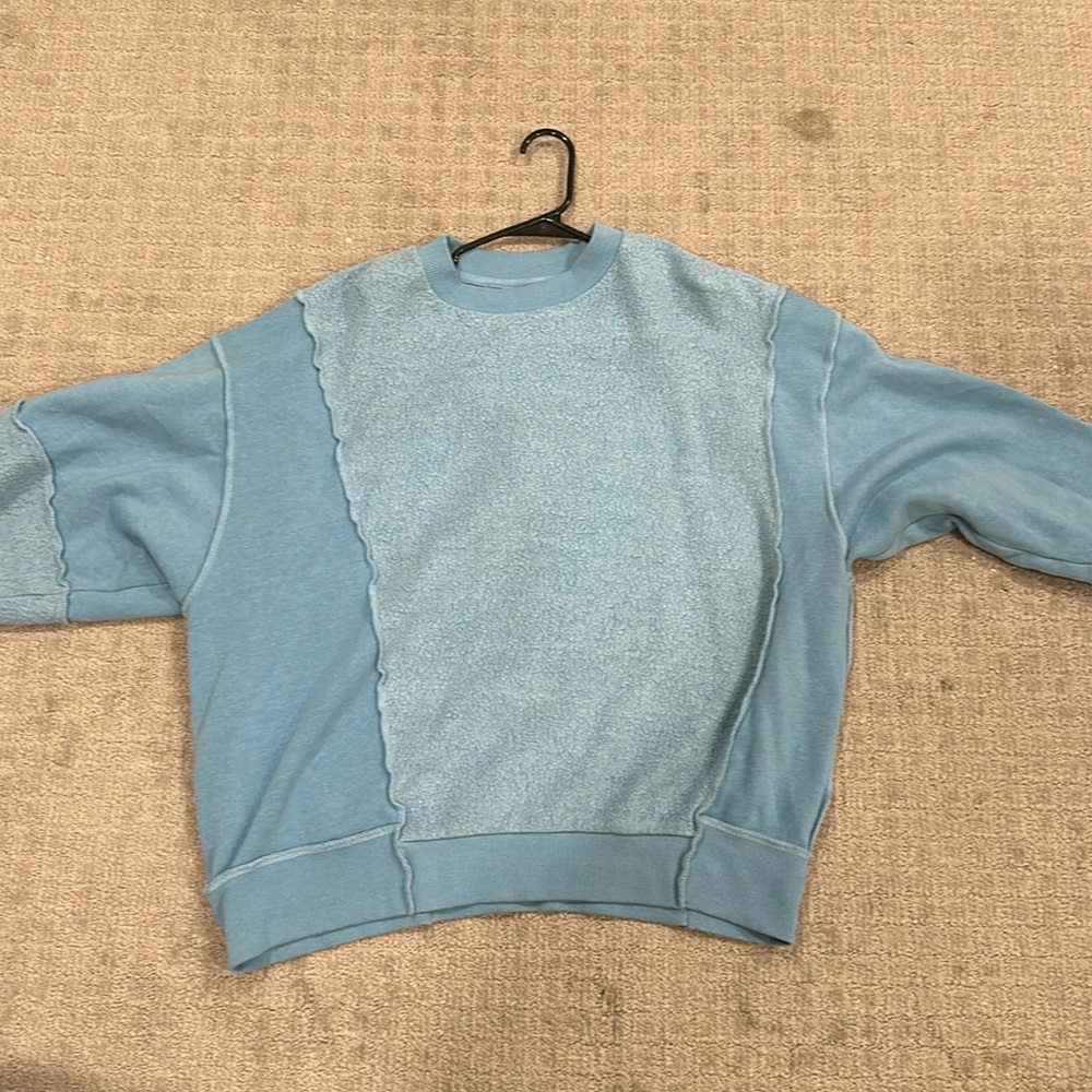 BDG Blue crewneck